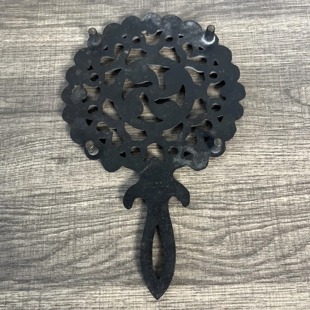 Vintage Wilton Cast Iron Trivet Hot Plate Rustic Wall Décor Modern Farmhouse